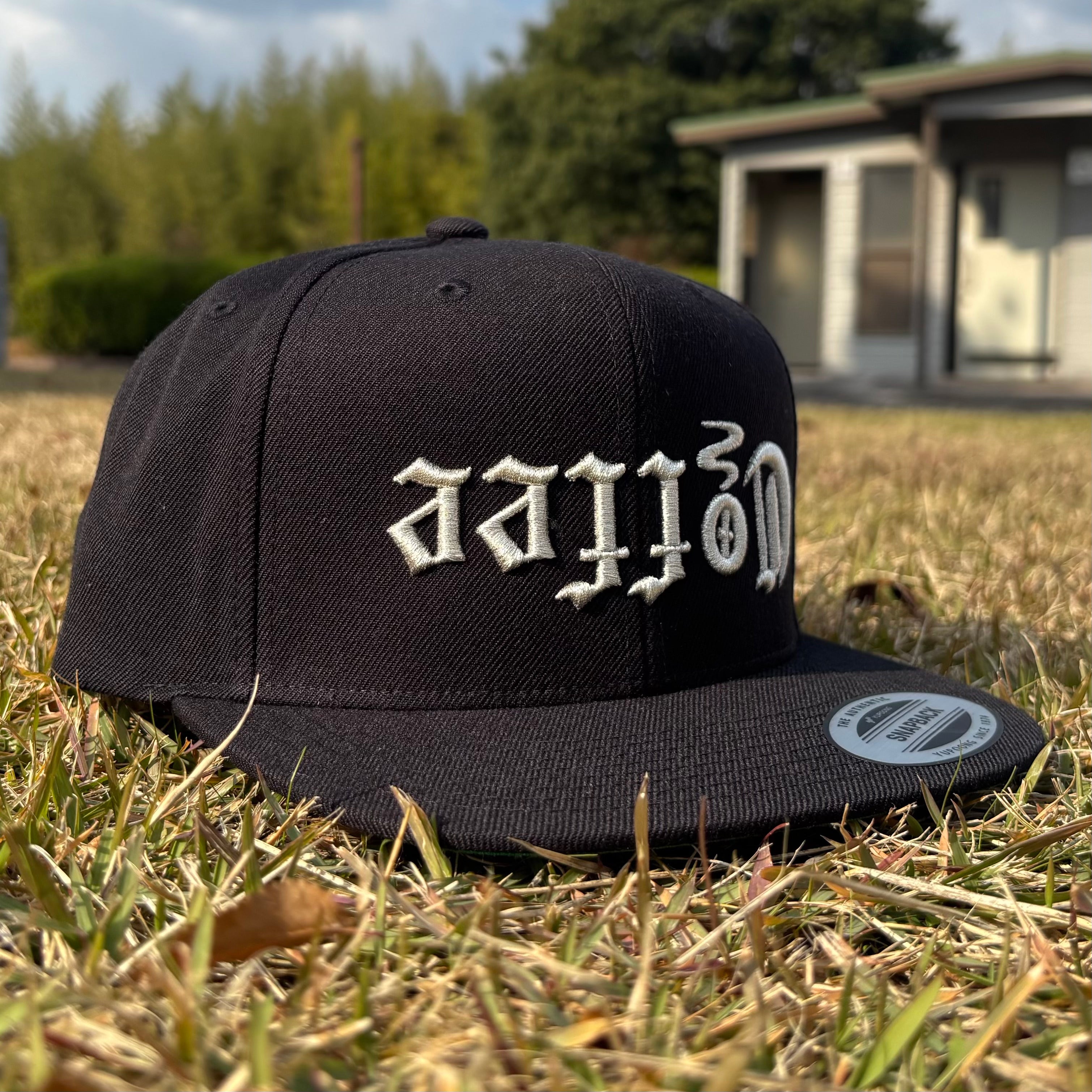 25thCAP<br>Blackブラック・silverシルバー<br>逆さCOFFEE